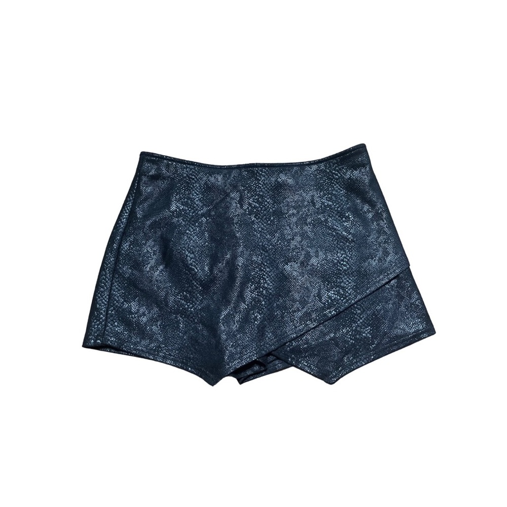 Wild Honey Black Textured Skort